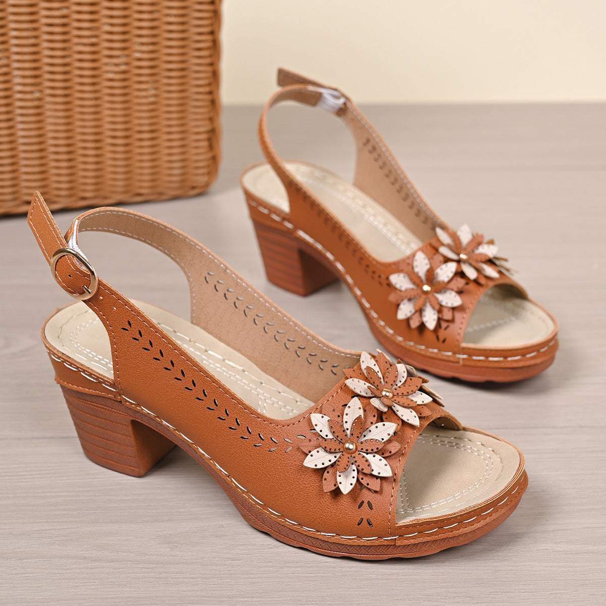 💐Women's Fashion Flower High Heel Casual Sandals