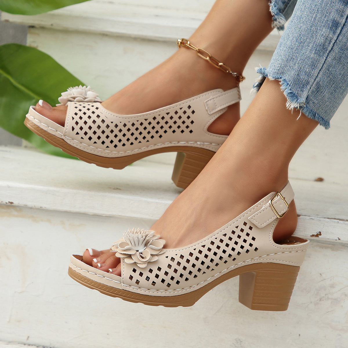 💐Women's Fashion Flower High Heel Casual Sandals